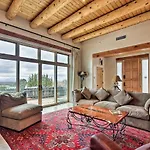Adobe-Style Home With Views Less Than 5 Mi To Santa Fe Plaza
