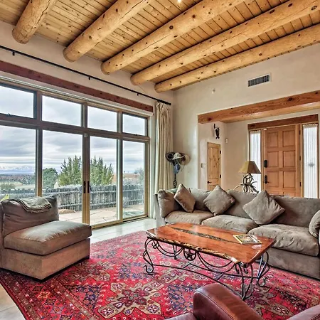 Adobe-style W/ Views < 5 Mi To Plaza *